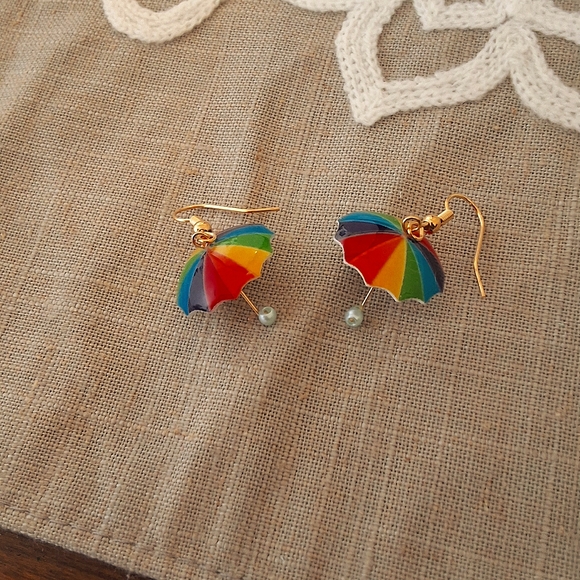 💥SALE💥NEW Rainbow Colored Umbrella Dangle Earrings - Picture 4 of 6